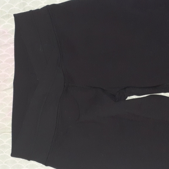 Lululemon Yoga Pants 8 - Picture 4 of 9